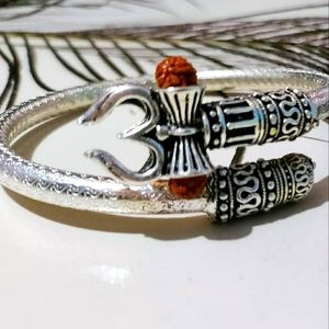OM Silver Kada